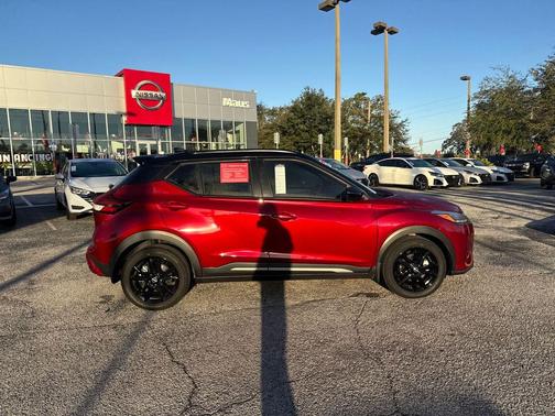 2024 Nissan Kicks SR