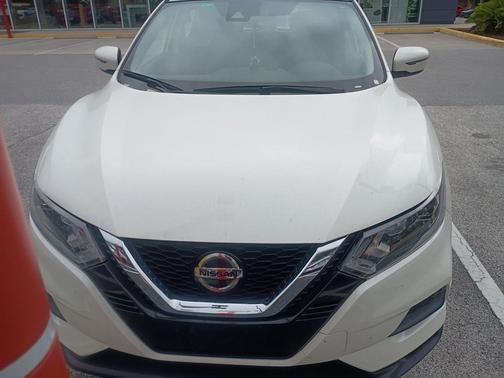 Pearl White Tricoat 2020 Nissan Rogue Sport SV