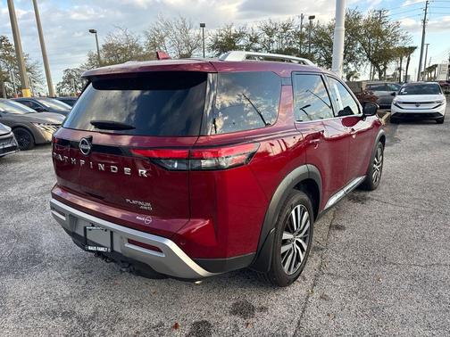 2022 Nissan Pathfinder Platinum 4WD