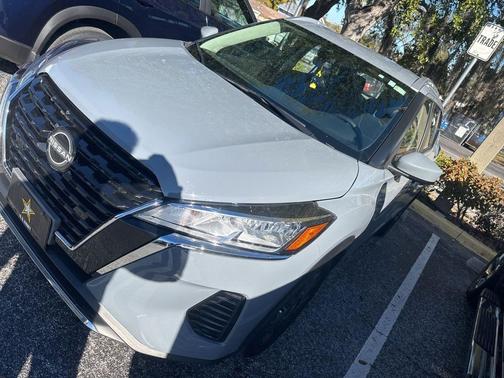 2023 Nissan Kicks SV