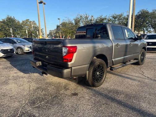 2019 Nissan Titan SV