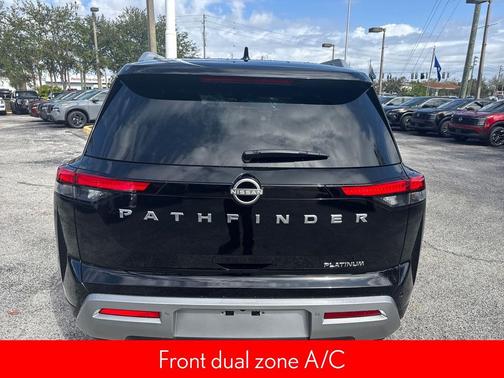2025 Nissan Pathfinder Platinum FWD