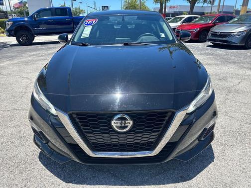Super Black Clearcoat 2019 Nissan Altima 2.5 SR