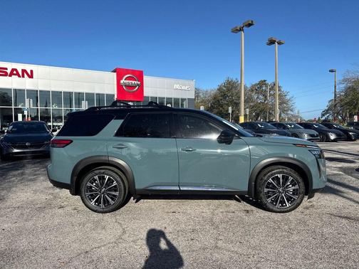 2026 Nissan Pathfinder Platinum