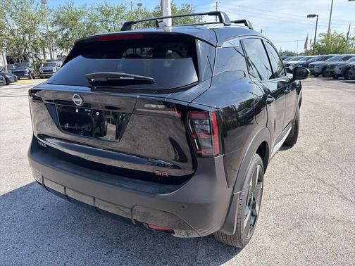 Super Black 2026 Nissan Kicks SR