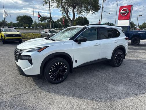 Everest White Pearl Tricoat 2026 Nissan Rogue Dark Armor