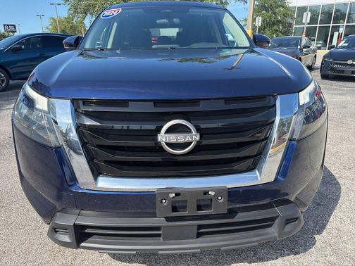 Deep Ocean Blue Pearl 2024 Nissan Pathfinder SV FWD