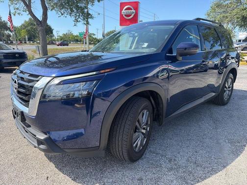 Deep Ocean Blue Pearl 2024 Nissan Pathfinder SV FWD