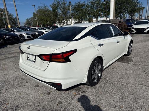 2025 Nissan Altima S FWD