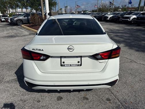 2025 Nissan Altima S FWD