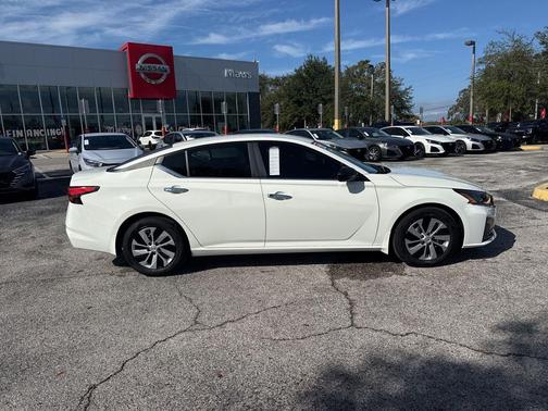 2025 Nissan Altima S FWD