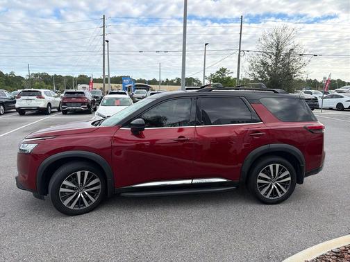 Scarlet Ember Tintcoat/Super Black 2022 Nissan Pathfinder Platinum 2WD