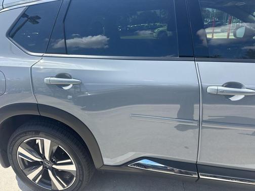 Boulder Gray Pearl 2023 Nissan Rogue Platinum