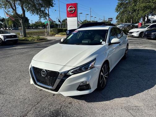 Pearl White Tricoat 2019 Nissan Altima 2.5 Platinum