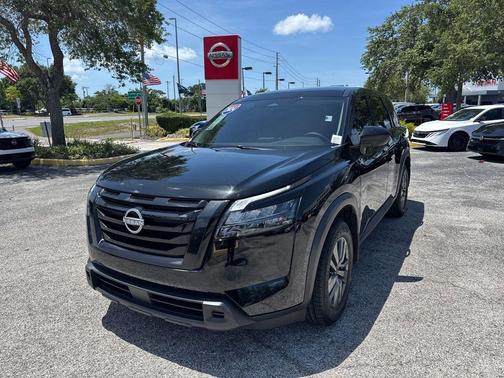 Super Black 2024 Nissan Pathfinder S 4WD