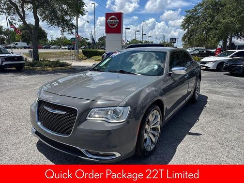 Ceramic Grey Clearcoat 2018 Chrysler 300 Limited