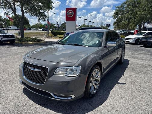 Ceramic Grey Clearcoat 2018 Chrysler 300 Limited