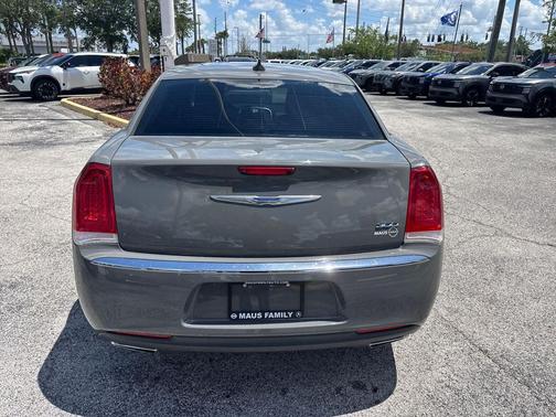 Ceramic Grey Clearcoat 2018 Chrysler 300 Limited