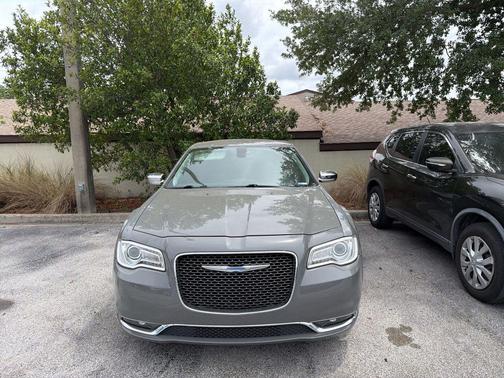 Ceramic Grey Clearcoat 2018 Chrysler 300 Limited