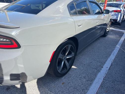 2017 Dodge Charger SE