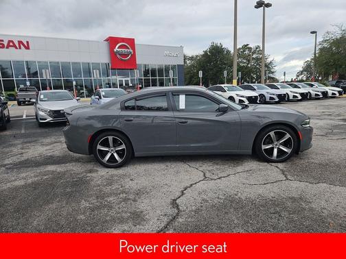 2017 Dodge Charger SE