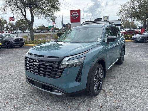 2026 Nissan Pathfinder Platinum