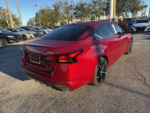 2025 Nissan Altima SR FWD