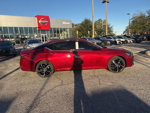 2025 Nissan Altima SR FWD