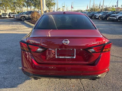 2025 Nissan Altima SR FWD