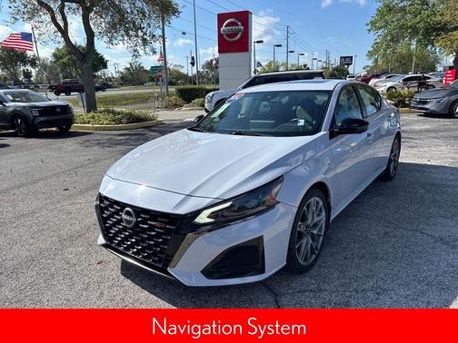 2024 Nissan Altima SR VC-Turbo FWD