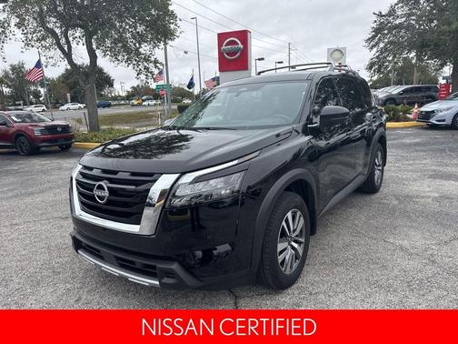 2025 Nissan Pathfinder SL FWD