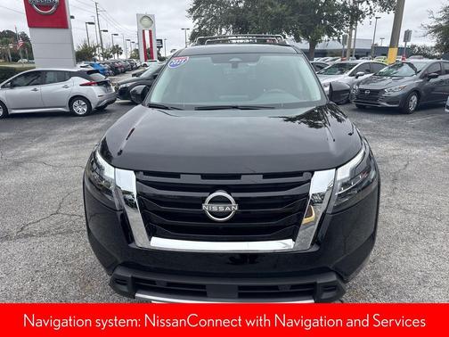 2025 Nissan Pathfinder SL FWD