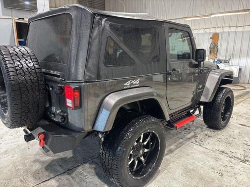 Granite Crystal Metallic Clearcoat 2017 Jeep Wrangler Sahara