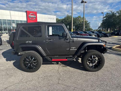 Granite Crystal Metallic Clearcoat 2017 Jeep Wrangler Sahara