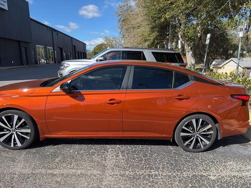 2020 Nissan Altima SR FWD