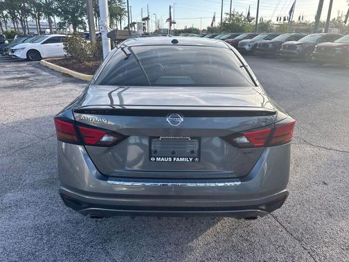 Gun Metallic 2021 Nissan Altima SR FWD