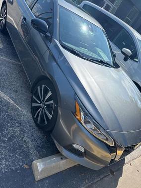 Gun Metallic 2021 Nissan Altima SR FWD