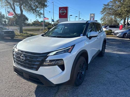 2026 Nissan Rogue SV