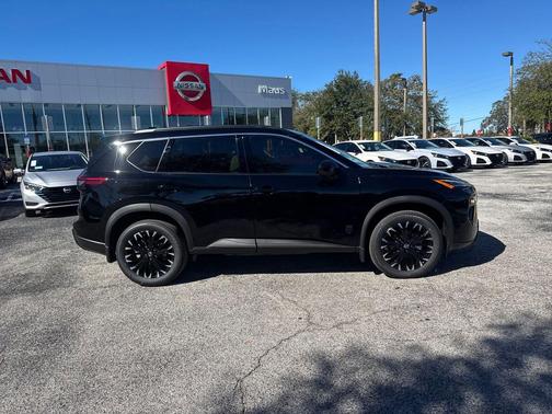 2026 Nissan Rogue Dark Armor