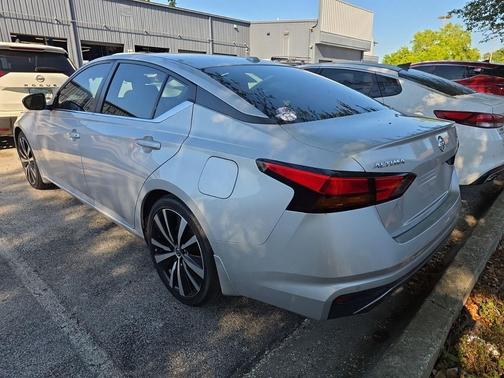 Brilliant Silver Metallic 2020 Nissan Altima SR FWD