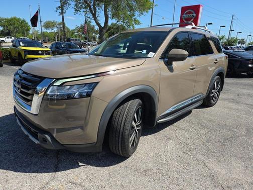 2023 Nissan Pathfinder Platinum 4WD