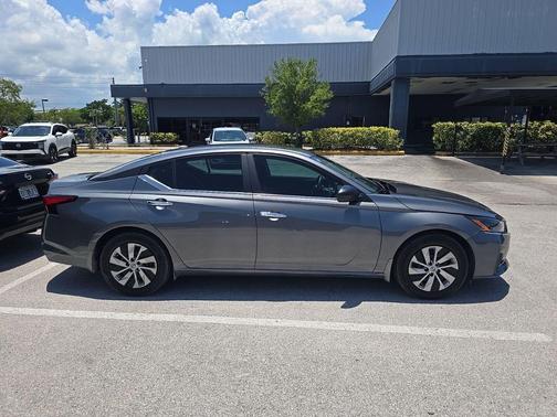 Gun Metallic 2025 Nissan Altima S FWD