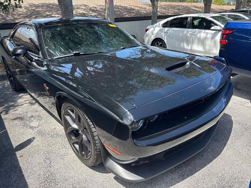 Pitch Black Clearcoat 2022 Dodge Challenger R/T
