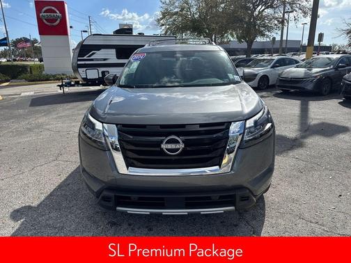 2024 Nissan Pathfinder SL FWD