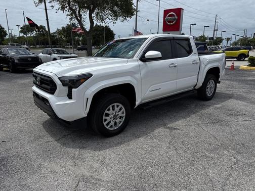 Ice Cap 2024 Toyota Tacoma SR5