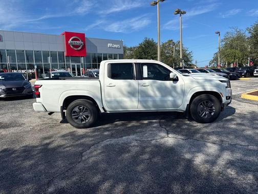 2025 Nissan Frontier SV