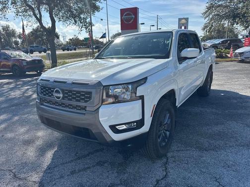 2025 Nissan Frontier SV