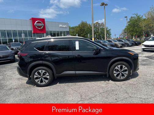 Super Black 2021 Nissan Rogue SV