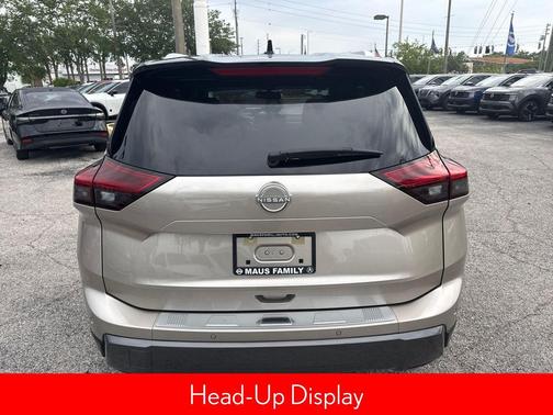 Champagne Silver Metallic/Super Black 2025 Nissan Rogue SL