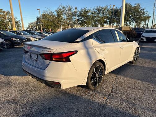 2025 Nissan Altima SR FWD